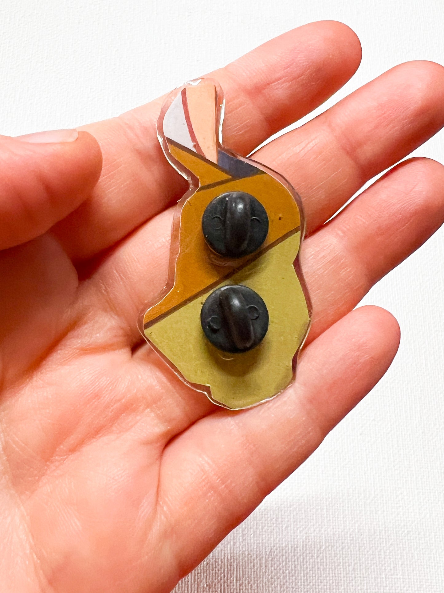 Broche faite main en canard recyclé – Broche livre de contes recyclé – Broche d'art en pages de livre – Résine en petite série