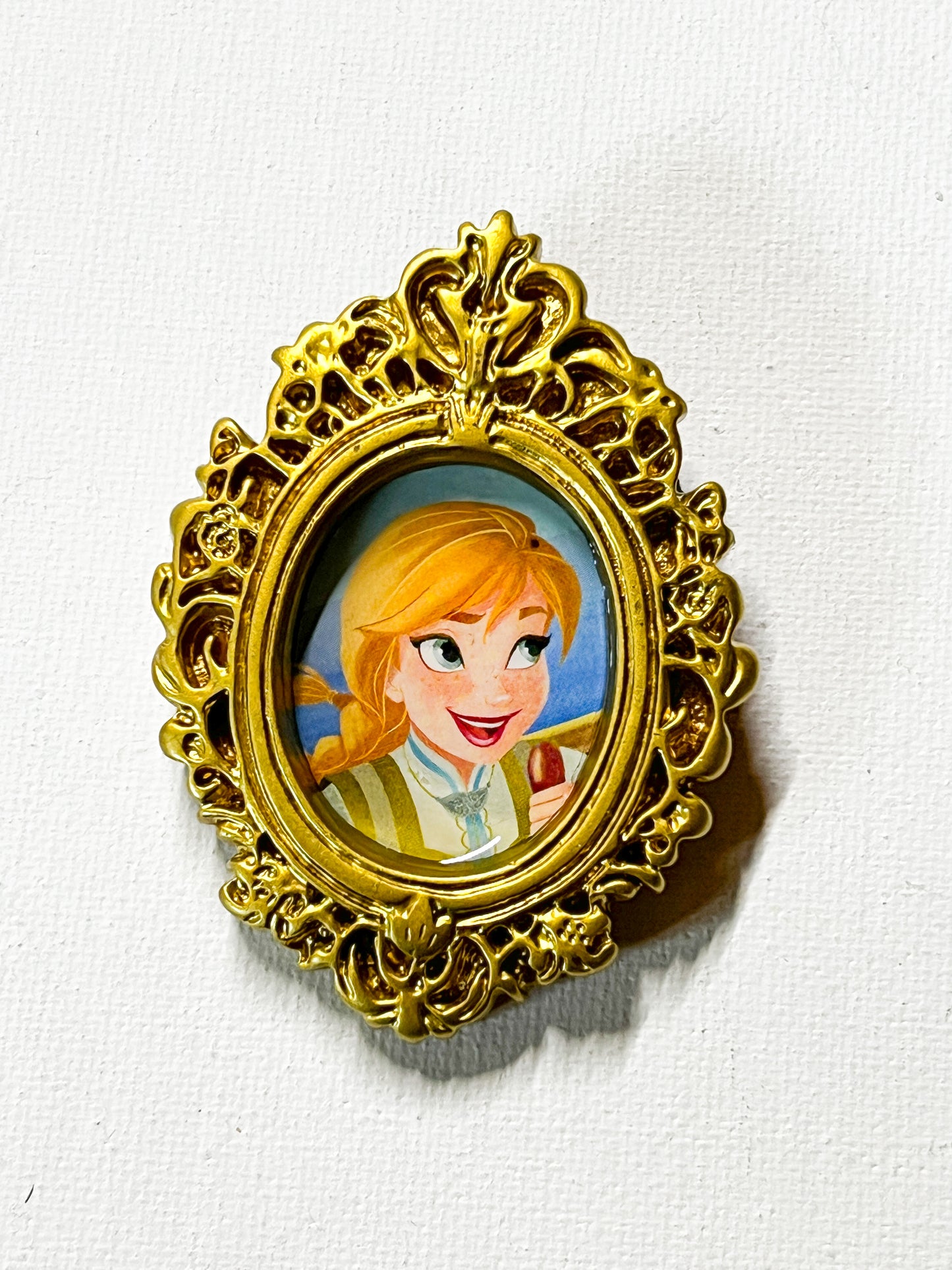 Upcycled Book Oval Vintage-Inspired Portrait Frame Brooch