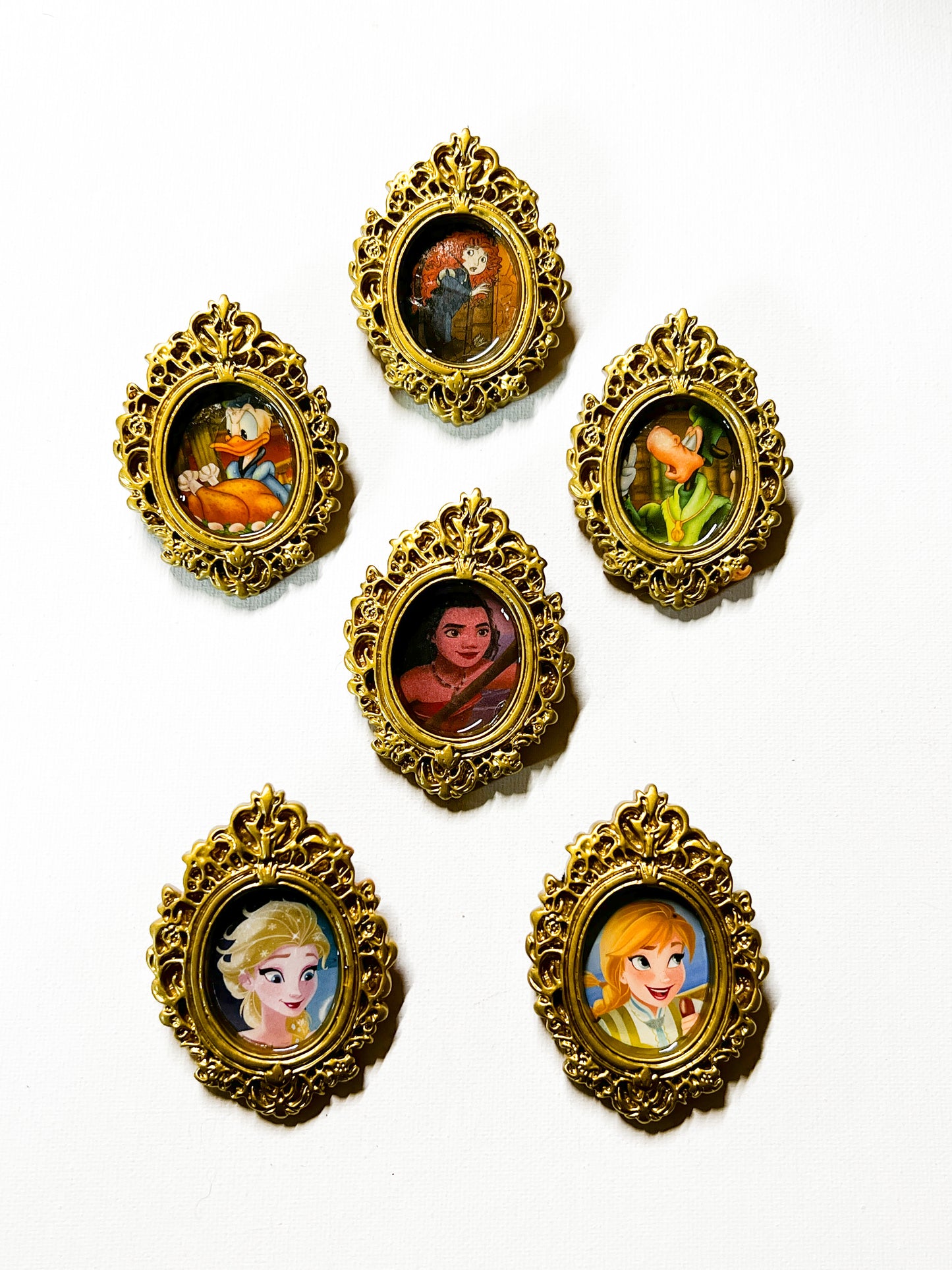 Upcycled Book Oval Vintage-Inspired Portrait Frame Brooch
