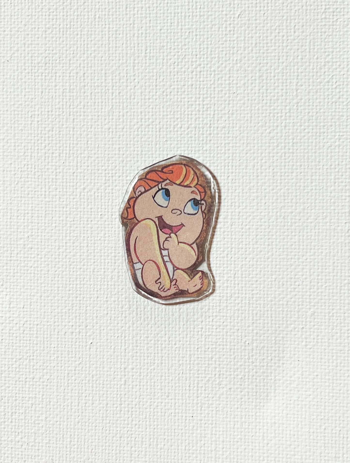 Upgecycelte handgemachte Mythologie-Babyhelden-Anstecknadel – Buchseiten-Anstecknadel – Recycelte Märchenbuch-Kunst-Anstecknadel – Kleinserien-Handmade-Accessoire